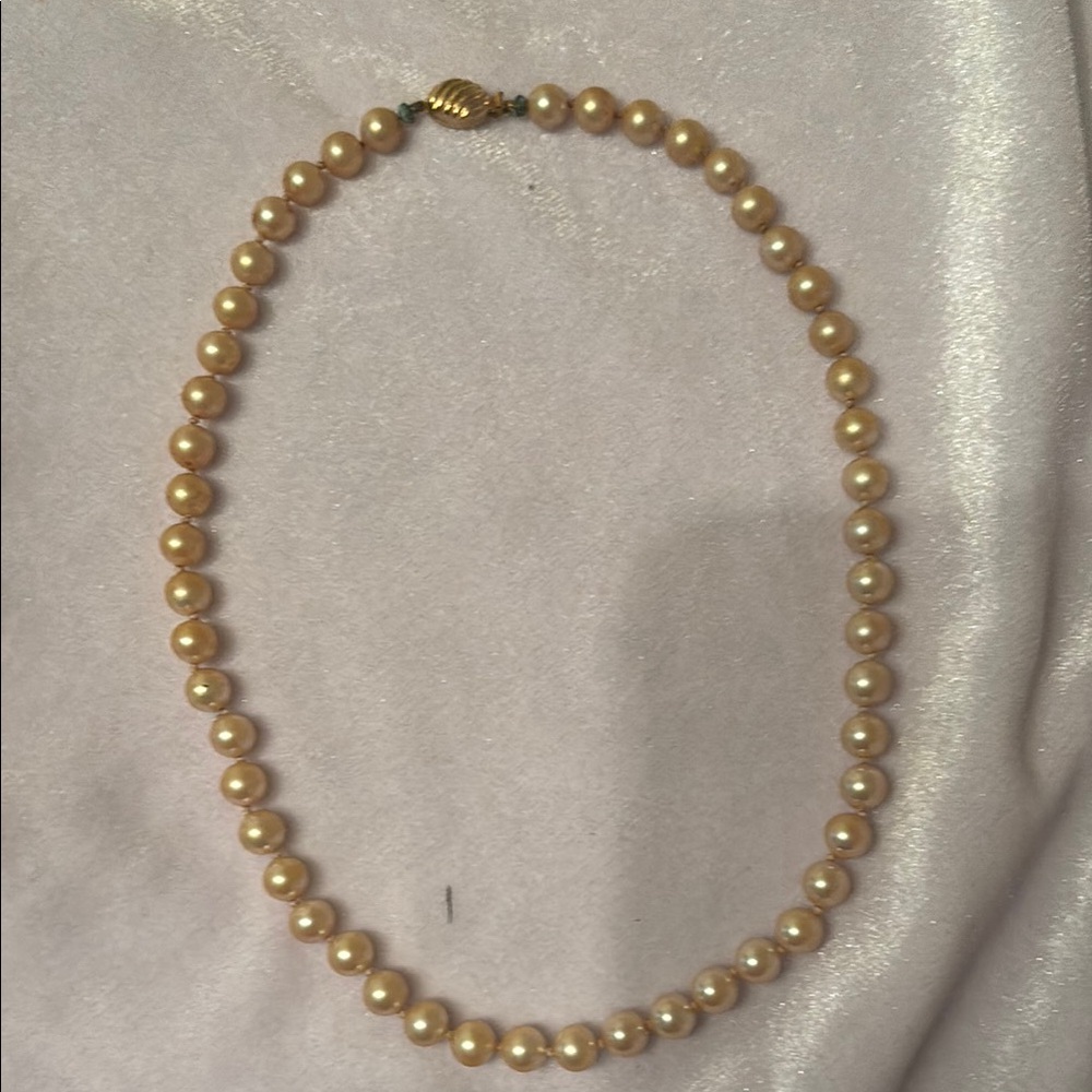MARVELLA Vintage Elegant Pearl Necklace with Gold Clasp